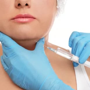 Fine-cannula injection along the jawline during facial fat grafting